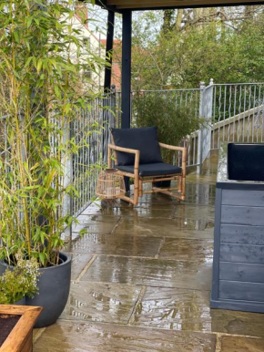 Ashford House 2 bedroom Apartment 'outdoor bathing tub'